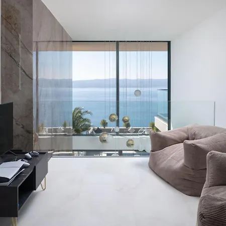 Luxury Hedonia Vila *