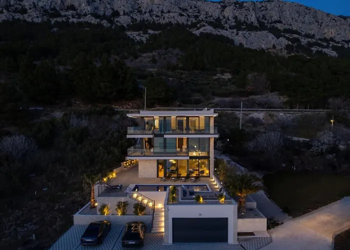 Luxury Hedonia Villa *